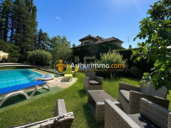 Vente                                                      Maison
                        
                     8 pièces                      285 m2                     à Bourgoin-Jallieu