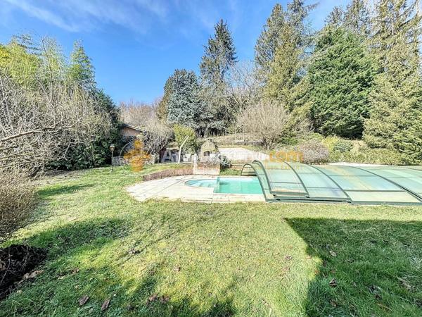 Vente                                                      Maison
                        
                     8 pièces                      285 m2                     à Bourgoin-Jallieu