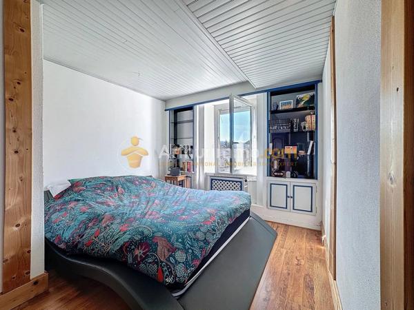 Vente                                                      Maison
                        
                     8 pièces                      285 m2                     à Bourgoin-Jallieu