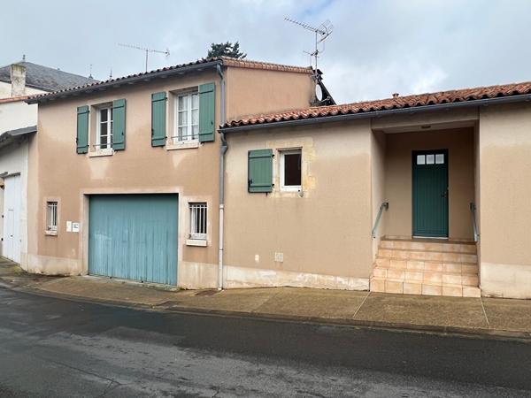 Maison de ville Civray