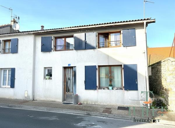 MAISON EN PIERRE AVEC COUR