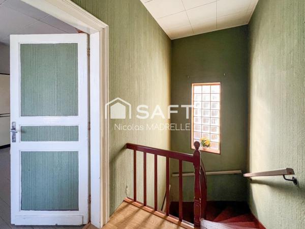 AMBÈS – Maison en pierre avec vue exceptionnelle sur la Dordogne