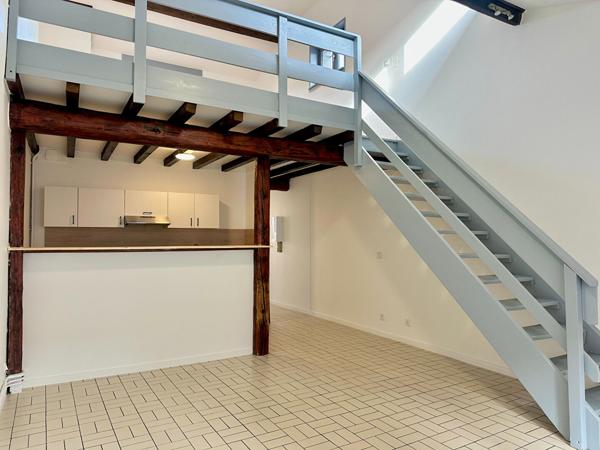 Villefranche-sur-Saône - Appartement - 3 pièces - 65 m² - 2 chambres - Entièrement rénové