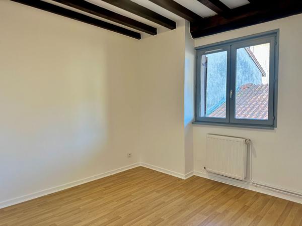 Villefranche-sur-Saône - Appartement - 3 pièces - 65 m² - 2 chambres - Entièrement rénové