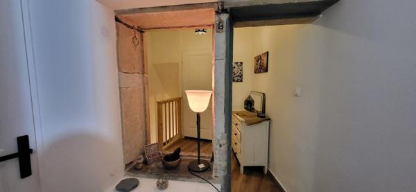 Immeuble avec local professionnel et grand appartement