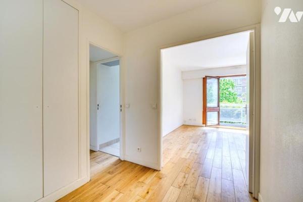  PARIS 15ème - PLACE CHARLES VALLIN (METRO CONVENTION) - APT 2 PIECES 48 M² + BALCON