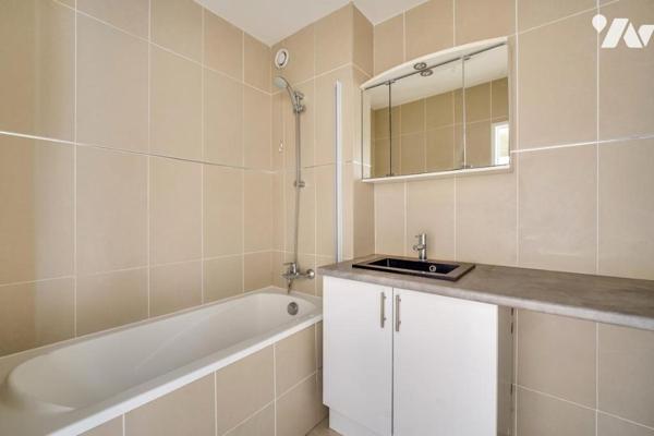  PARIS 15ème - PLACE CHARLES VALLIN (METRO CONVENTION) - APT 2 PIECES 48 M² + BALCON