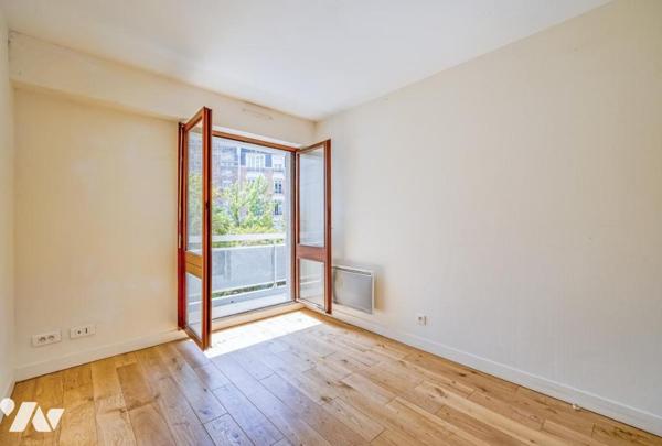  PARIS 15ème - PLACE CHARLES VALLIN (METRO CONVENTION) - APT 2 PIECES 48 M² + BALCON