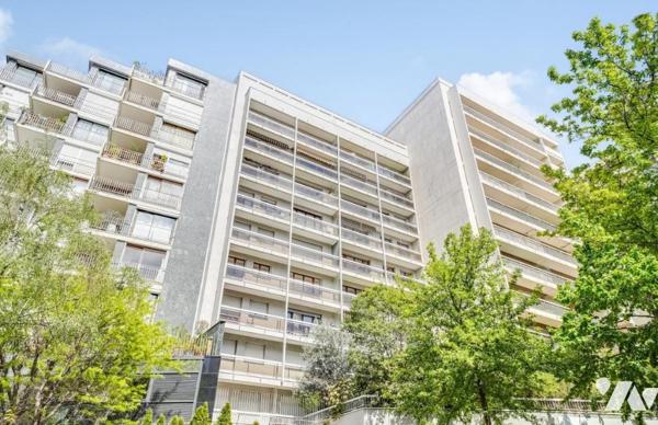  PARIS 15ème - PLACE CHARLES VALLIN (METRO CONVENTION) - APT 2 PIECES 48 M² + BALCON