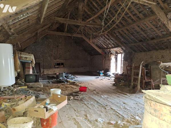 MAISON A RENOVER ET DEPENDANCES