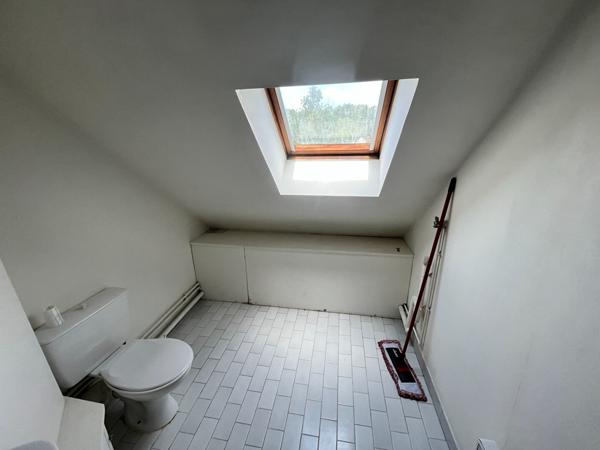 Dourdan - studio - dernière étage