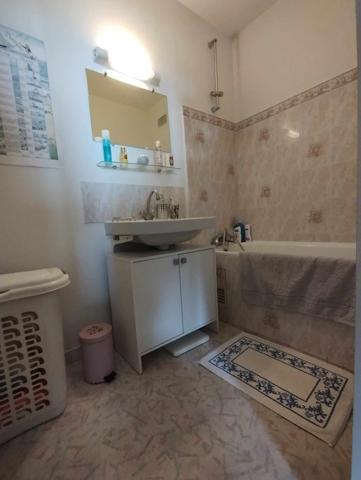 T4 lumineux avec balcon – Métro au pied de l’immeuble