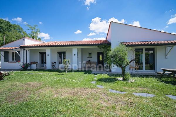 Maison de plain-pied 156 m² – 5 chambres - Montussan