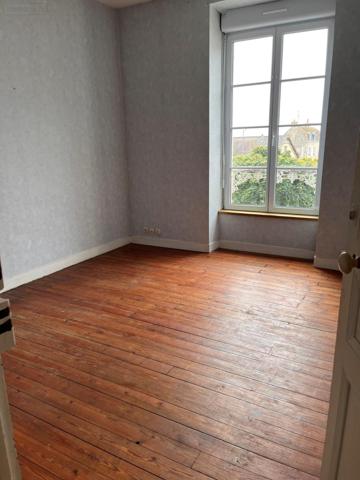 Maison à vendre à Fresnay-sur-Sarthe dans la Sarthe (72130), ref : MA362