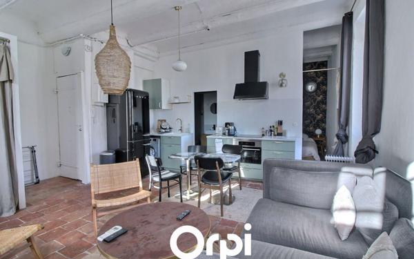 Appartement à vendre    3 pièces •  Marseille 1