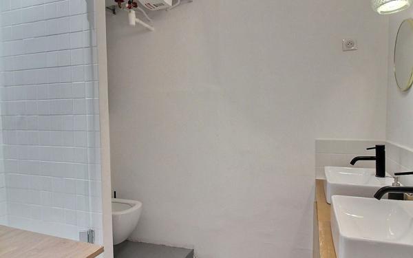 Appartement à vendre    3 pièces •  Marseille 1