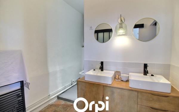 Appartement à vendre    3 pièces •  Marseille 1