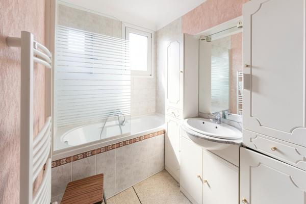 Pennes-Mirabeau (13170) APPARTEMENT TYPE 3/4 DE 66 M2