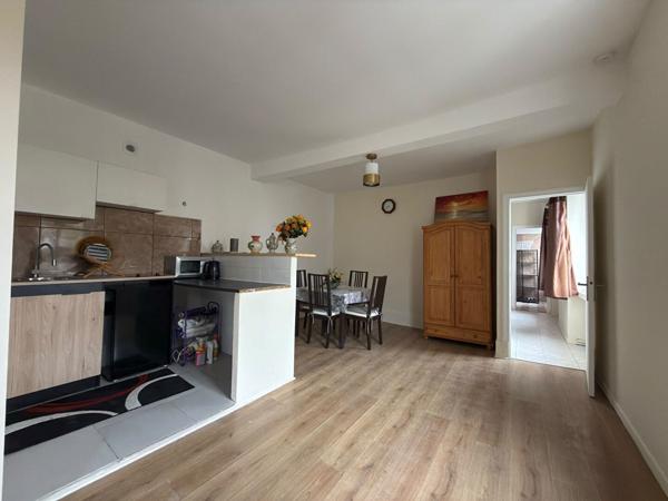 Deux pièces meublé - CHAMPIGNY SUR MARNE