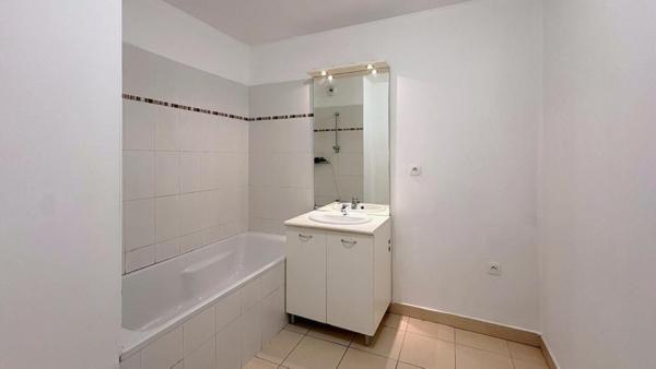 T3 AVEC TERRASSE DE 12 m² SANS VIS-À-VIS – DISPONIBLE IMMÉDIATEMENT