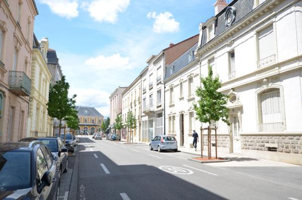 MAISON BOURGEOISE 11 PIECES CENTRE VILLE AU COEUR D'UN PARC DE 2500 m2