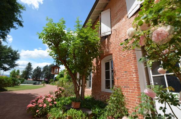 MAISON BOURGEOISE 11 PIECES CENTRE VILLE AU COEUR D'UN PARC DE 2500 m2