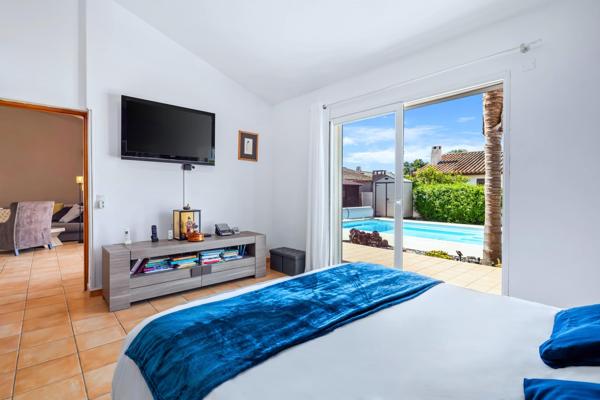 Villa 4 faces avec piscine à 700 m de la plage