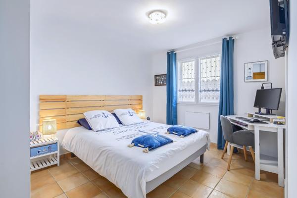 Villa 4 faces avec piscine à 700 m de la plage