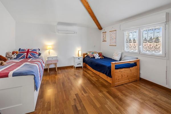 Villa 4 faces avec piscine à 700 m de la plage