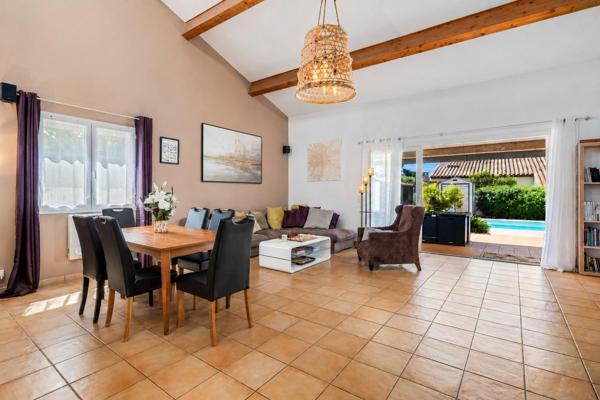 Villa 4 faces avec piscine à 700 m de la plage