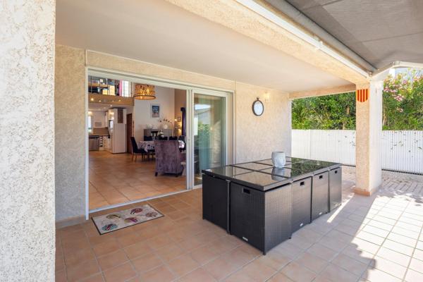 Villa 4 faces avec piscine à 700 m de la plage