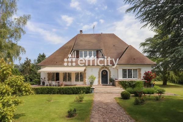 Maison
         8 pièces
        - 224 m² Exclusivité 399 000 € *