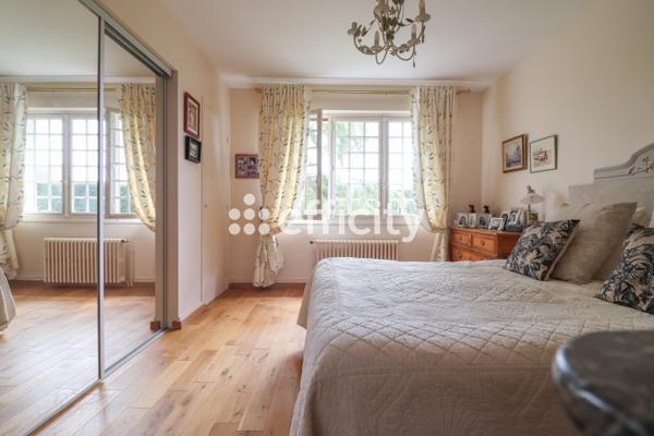 Maison
         8 pièces
        - 224 m² Exclusivité 399 000 € *