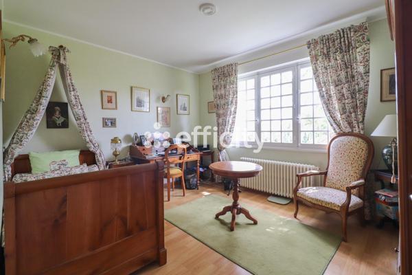 Maison
         8 pièces
        - 224 m² Exclusivité 399 000 € *