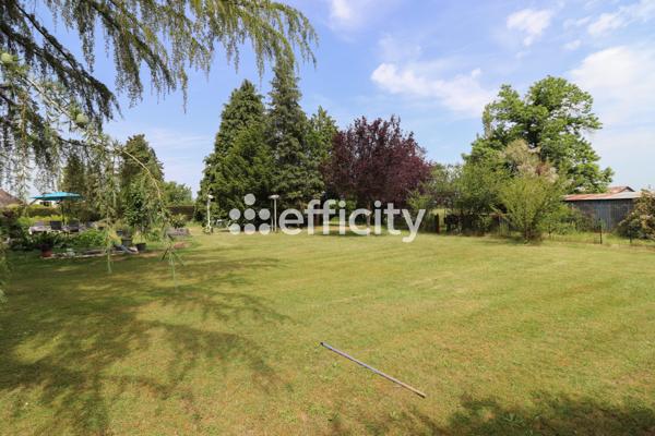 Maison
         8 pièces
        - 224 m² Exclusivité 399 000 € *