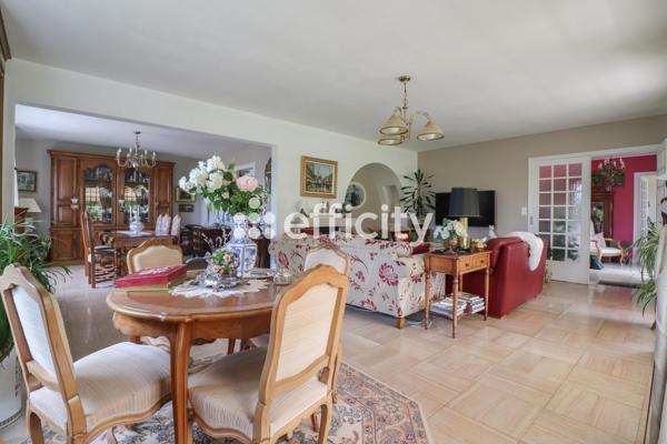 Maison
         8 pièces
        - 224 m² Exclusivité 399 000 € *