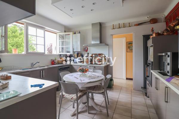 Maison
         8 pièces
        - 224 m² Exclusivité 399 000 € *