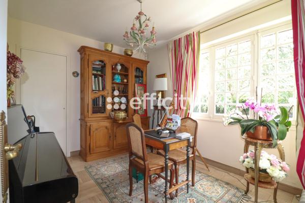 Maison
         8 pièces
        - 224 m² Exclusivité 399 000 € *