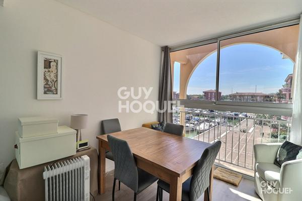 GRAND T2 RÉNOVÉ TERRASSE VUE PORT