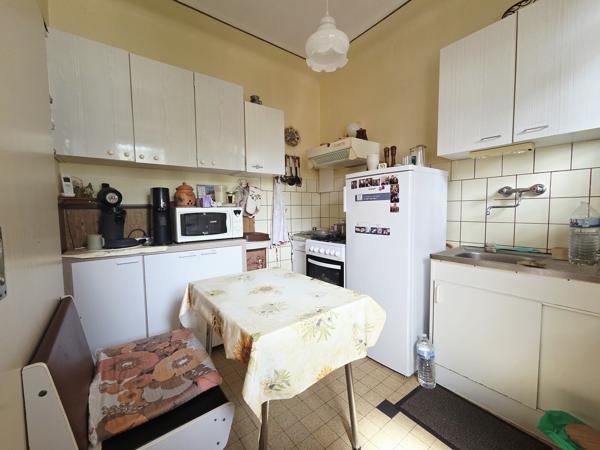 Maison 4 pièces de 110 m² avec grand terrain et dépendances — Stiring- 139 000 €
