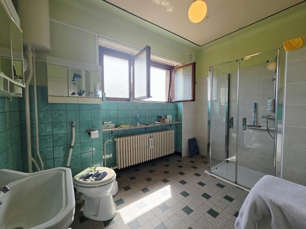 Maison 4 pièces de 110 m² avec grand terrain et dépendances — Stiring- 139 000 €