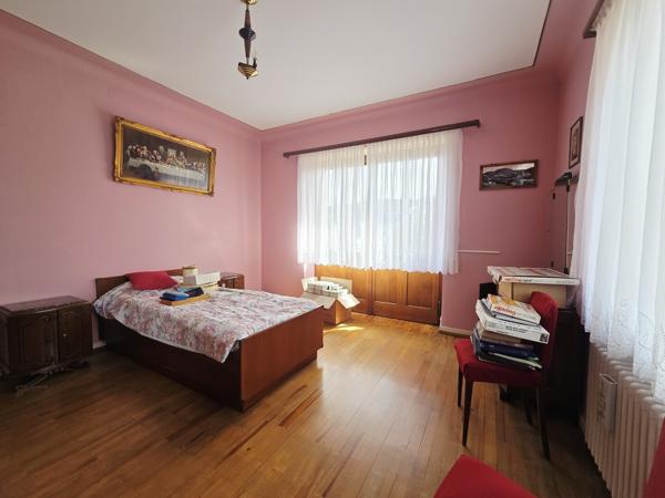 Maison 4 pièces de 110 m² avec grand terrain et dépendances — Stiring- 139 000 €