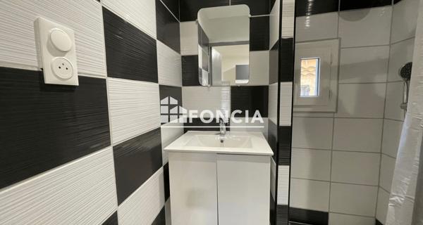 Location Appartement 2 pièces 31.23 m² - Saint-laurent-des-arbres 30126