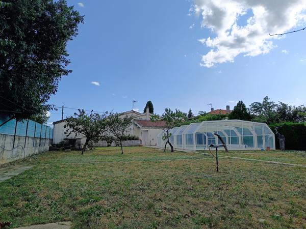 Maison
         9 pièces
        - 152 m² Exclusivité 299 000 € *
