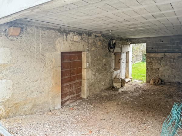 Maison à vendre 4 pièces PERON (01)