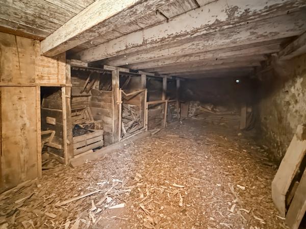 Maison à vendre 4 pièces PERON (01)