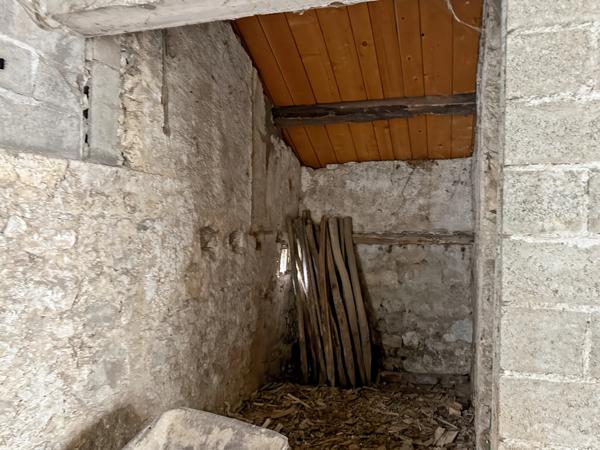 Maison à vendre 4 pièces PERON (01)