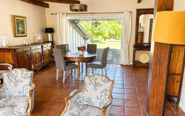 Maison à vendre    5 pièces •  Saubion