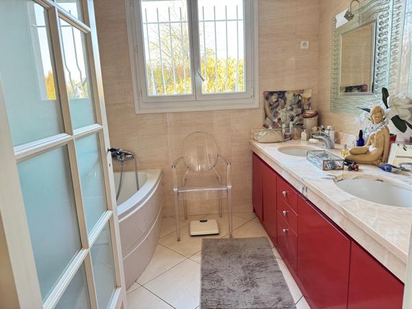 Maison 162 m² + Grand terrain à Bourg-lès-Valence