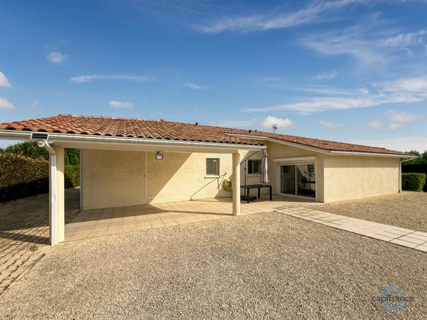 Dpt Gers (32), à vendre BARCELONNE DU GERS belle maison contemporaine T5 de 138 m² habitables en plain-pied + terrasses, piscine et garage sur 1694 m² de terrain, au calme